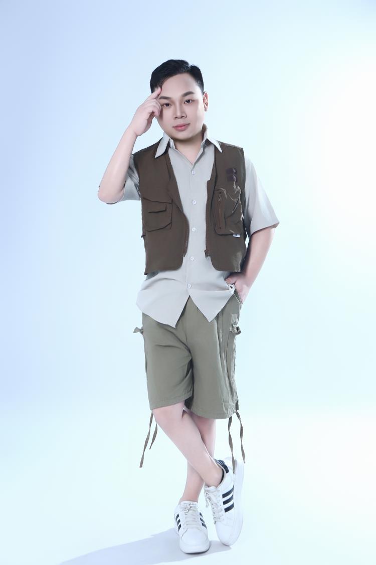 魅力男模张逸尘:于光影间逐梦,绽放青春风华