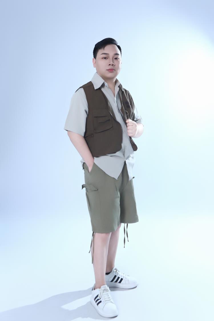 魅力男模张逸尘:于光影间逐梦,绽放青春风华