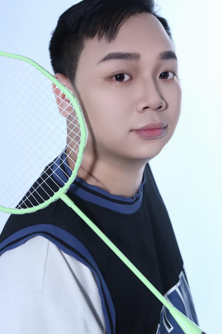 魅力男模张逸尘:于光影间逐梦,绽放青春风华