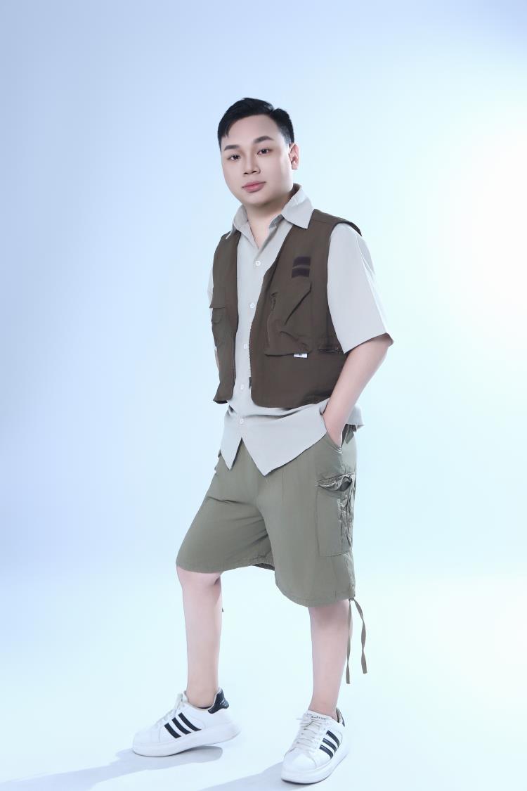 魅力男模张逸尘:于光影间逐梦,绽放青春风华