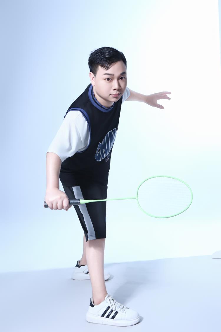 魅力男模张逸尘:于光影间逐梦,绽放青春风华