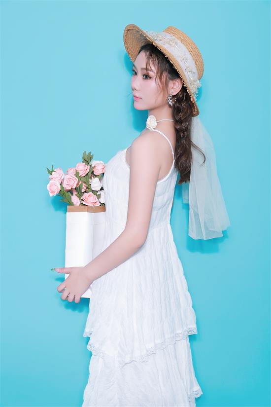 颜可可:惊艳亮相,优雅舞者气质令人心动!