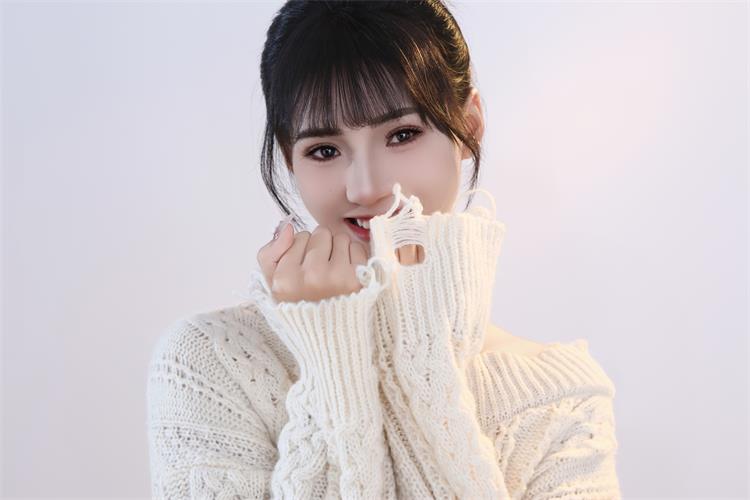 橘子海:模特界的清新之风,美丽绝伦,优雅自信。