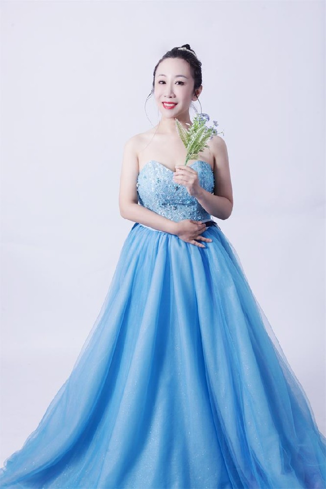 褚君:模特界的灵动精灵,引领时尚新潮流!