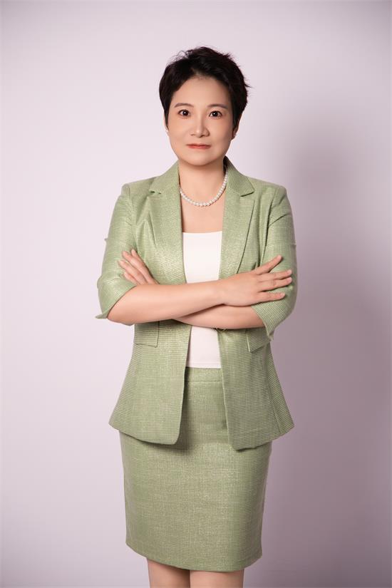 惊艳时尚圈！新星模特天娜（艺名），时尚与智慧的完美融合