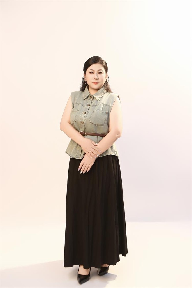 时尚界的宠儿!赵树香如何颠覆大码模特形象?