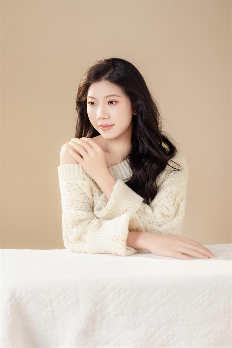 李梅震撼登场，时尚界的新宠儿竟是她！