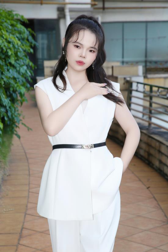 兮玥:优雅与灵动交织的时尚模特新星