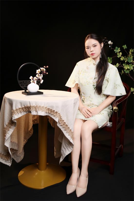 兮玥:优雅与灵动交织的时尚模特新星