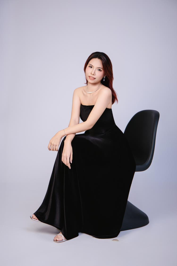 模特新星——知秋(艺名):优雅与灵动的时尚之姿