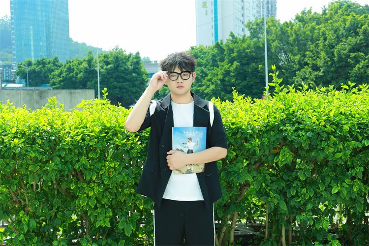 陈振杰:用阳光气质诠释动态美学的新锐模特