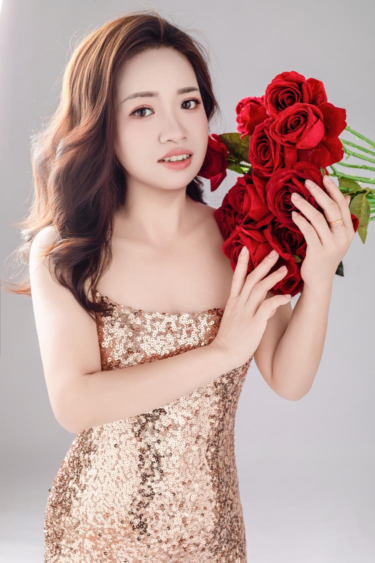 新人模特灵犀:江南诗意藏于她的时尚艺术之中