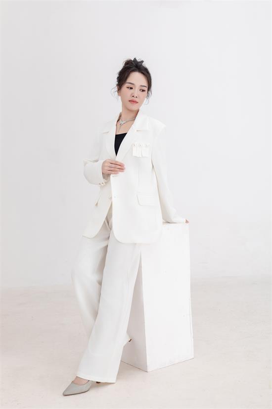 风中的诗,东方的韵——时尚模特唐日凤(艺名:十一)