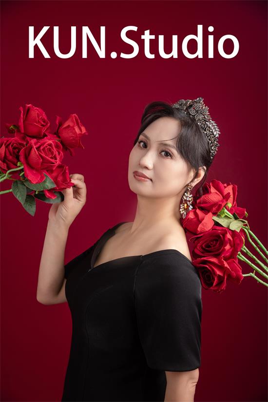 模特王晓彤的时尚旅程,因坚持而璀璨!