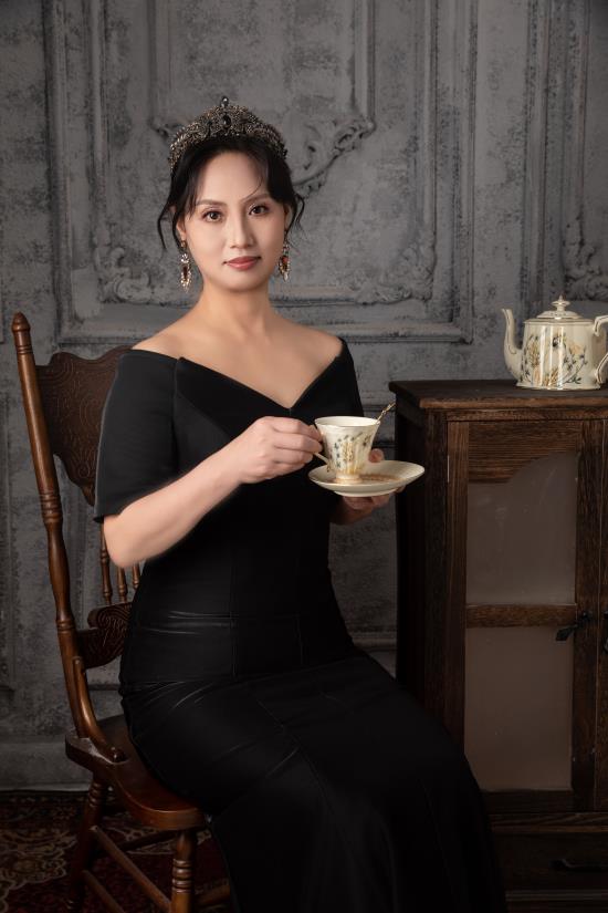 模特王晓彤的时尚旅程,因坚持而璀璨!