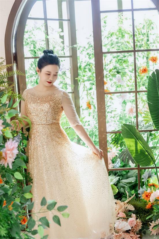 雅菲——潜力新星聚焦模特舞台,演绎时尚新风潮!