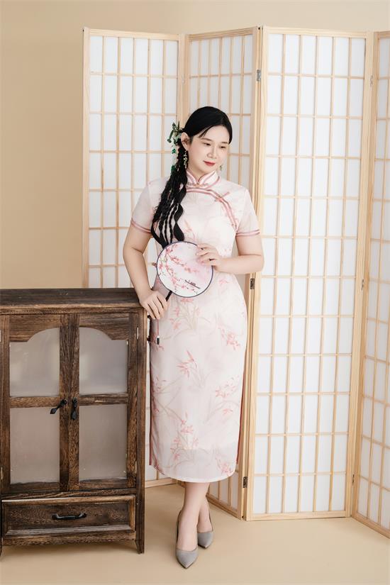 雅菲——潜力新星聚焦模特舞台,演绎时尚新风潮!