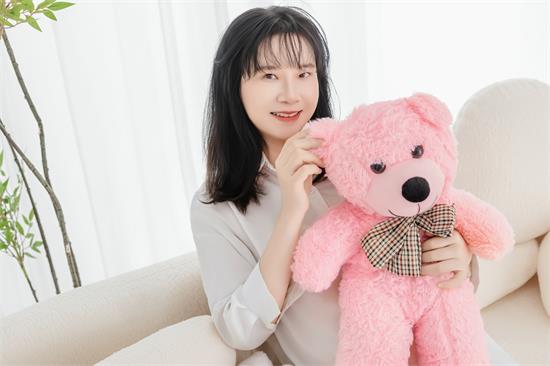 雅菲——潜力新星聚焦模特舞台,演绎时尚新风潮!