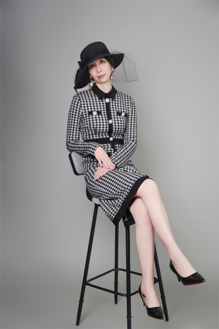 林娇：新晋模特的经典与优雅多元